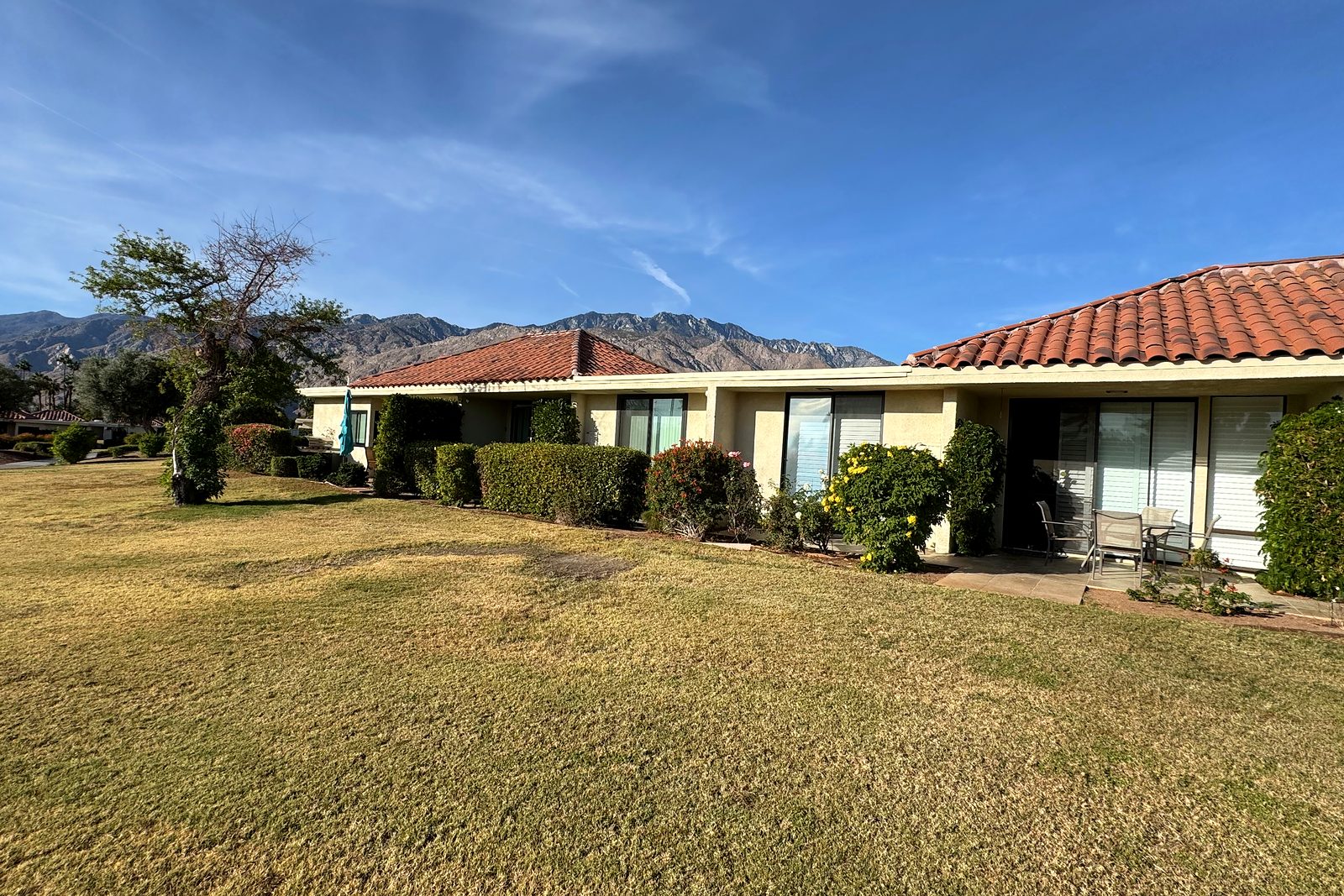 Sunrise Alejo exterior setting at 794 North Barcelona Circle